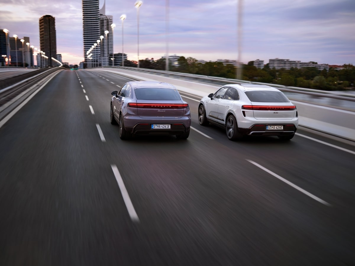 2024 Porsche Macan S và Macan Turbo từ phía sau