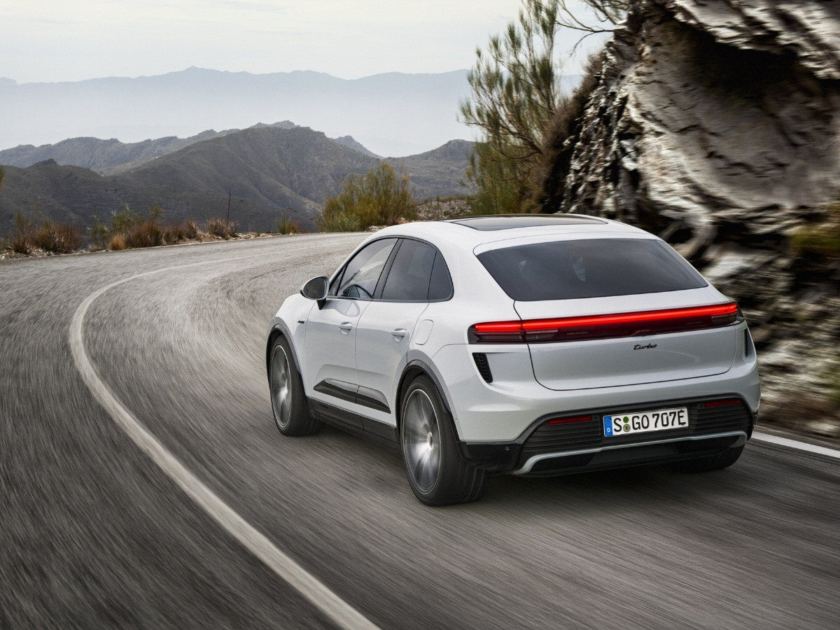 Chiến Lược Điện Khí của Land Rover: Sự Chuyển Mình Trong Thời Đại Mới