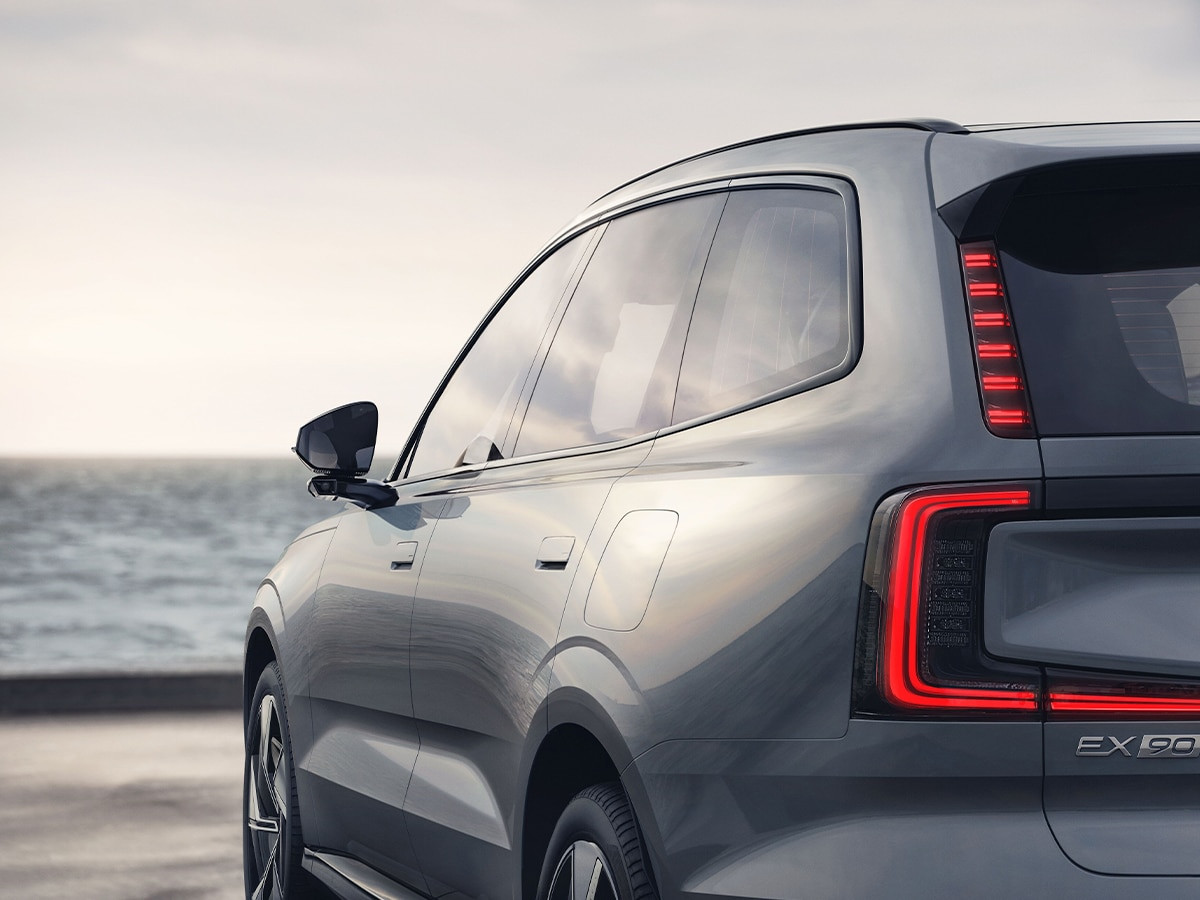 2024 volvo ex90 electric suv interior