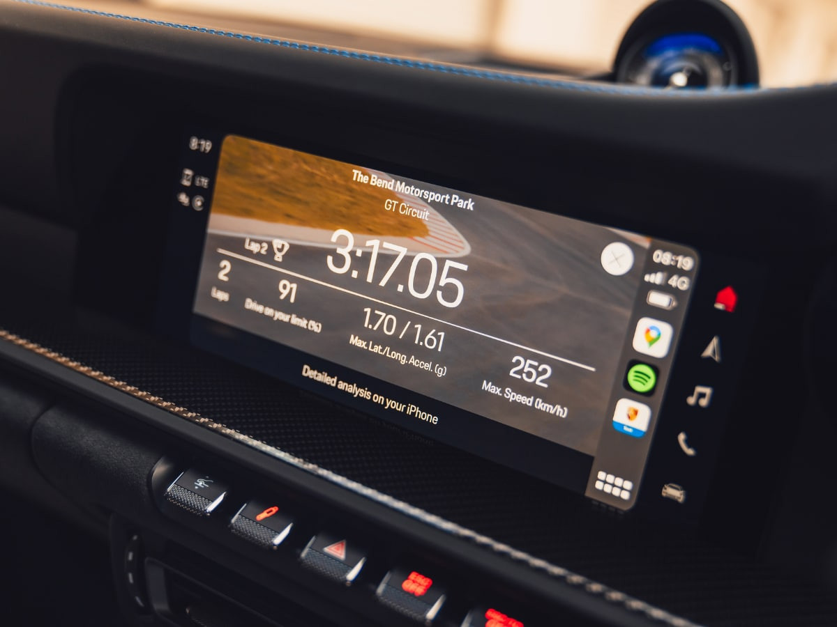 911 gt3 interior infotainment