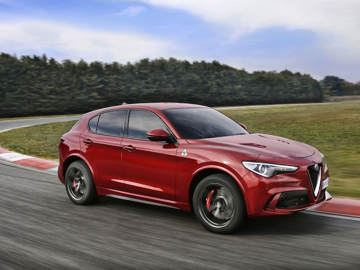 Alfa Romeo Stelvio Quadrifoglio Interior
