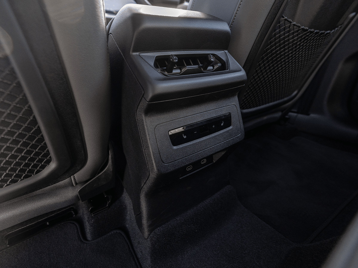 Audi q6 e tron rear console