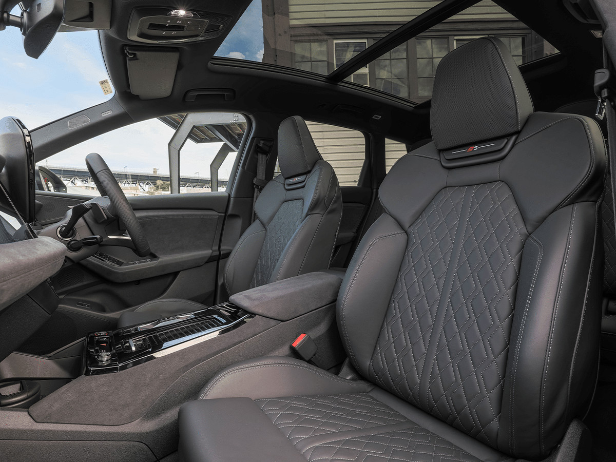 Audi sq6 e tron front seats
