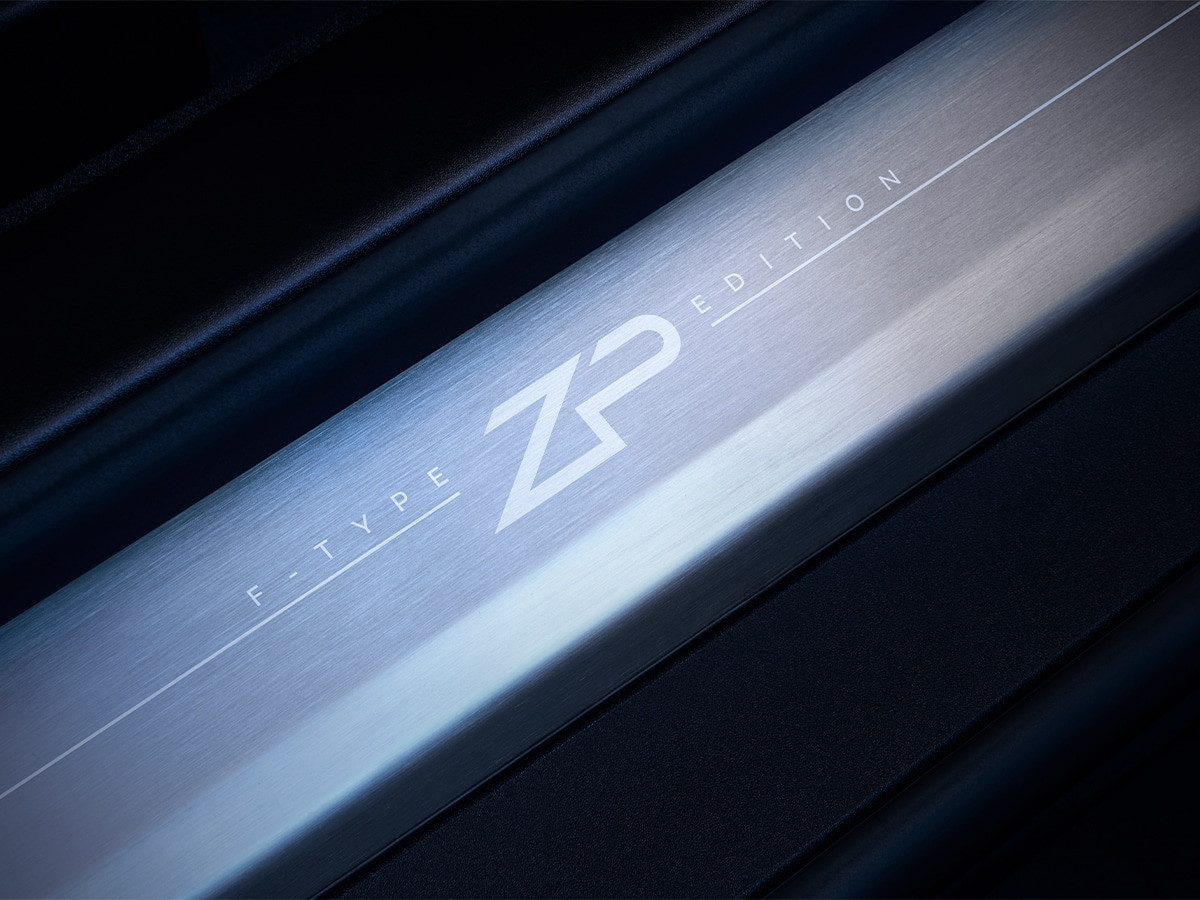 Bảng tên bên hông của Jaguar F-Type ZP Edition