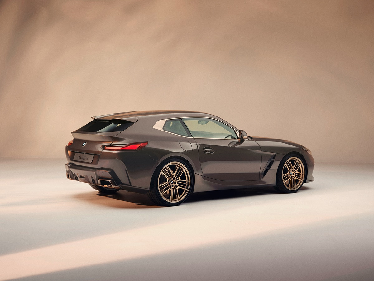 Bền mặt sau của BMW Concept Touring Coupe trong studio