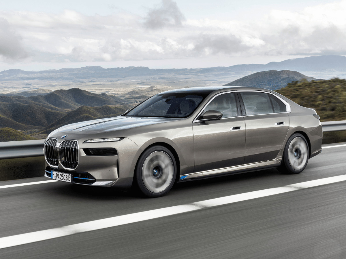 BMW i7