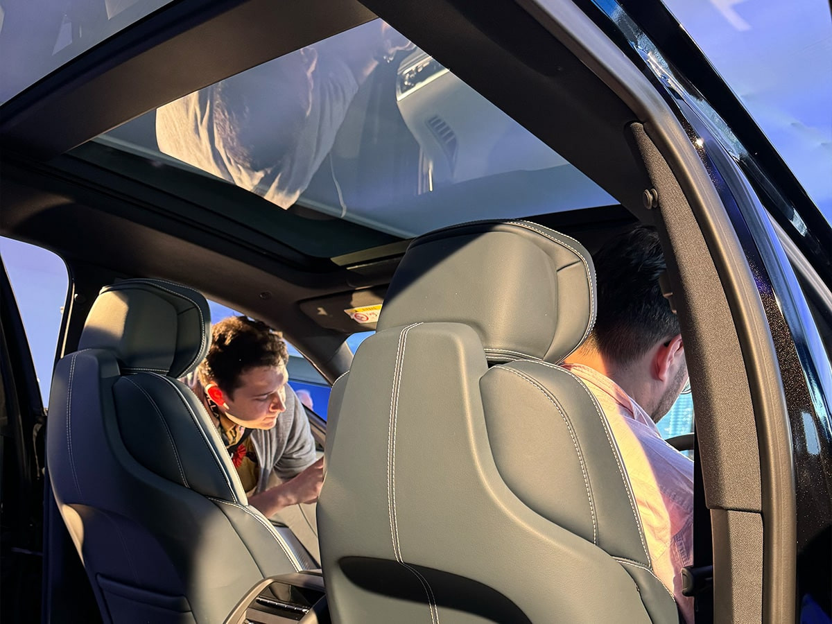 Cadillac Lyriq sunroof