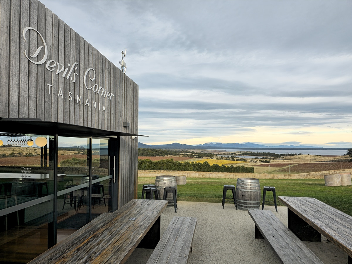 Cảnh quang Devil's Corner Winery