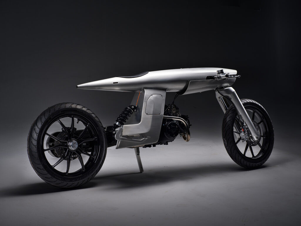 Chiếc xe EVE Odyssey