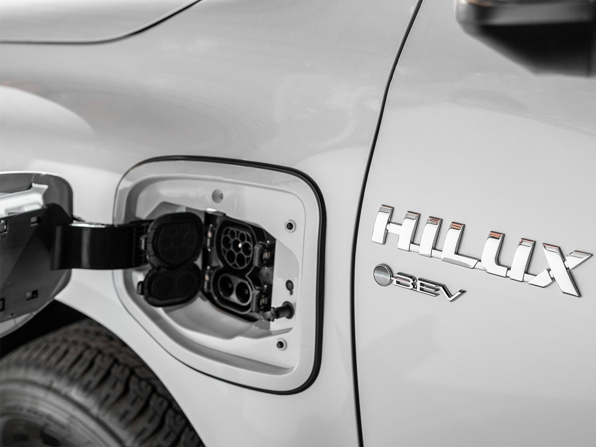 Cổng sạc xe điện Toyota HiLux