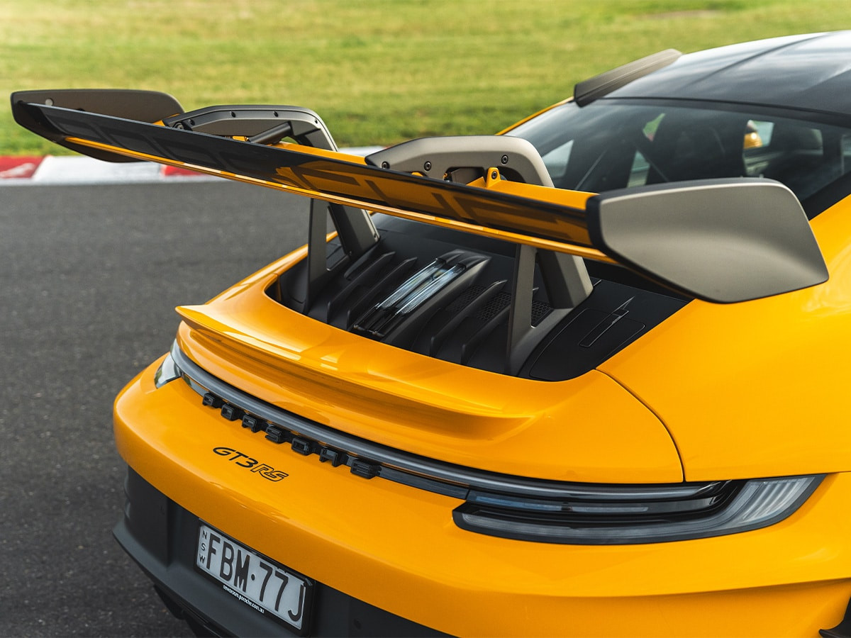 Động cơ Porsche 911 GT3 RS