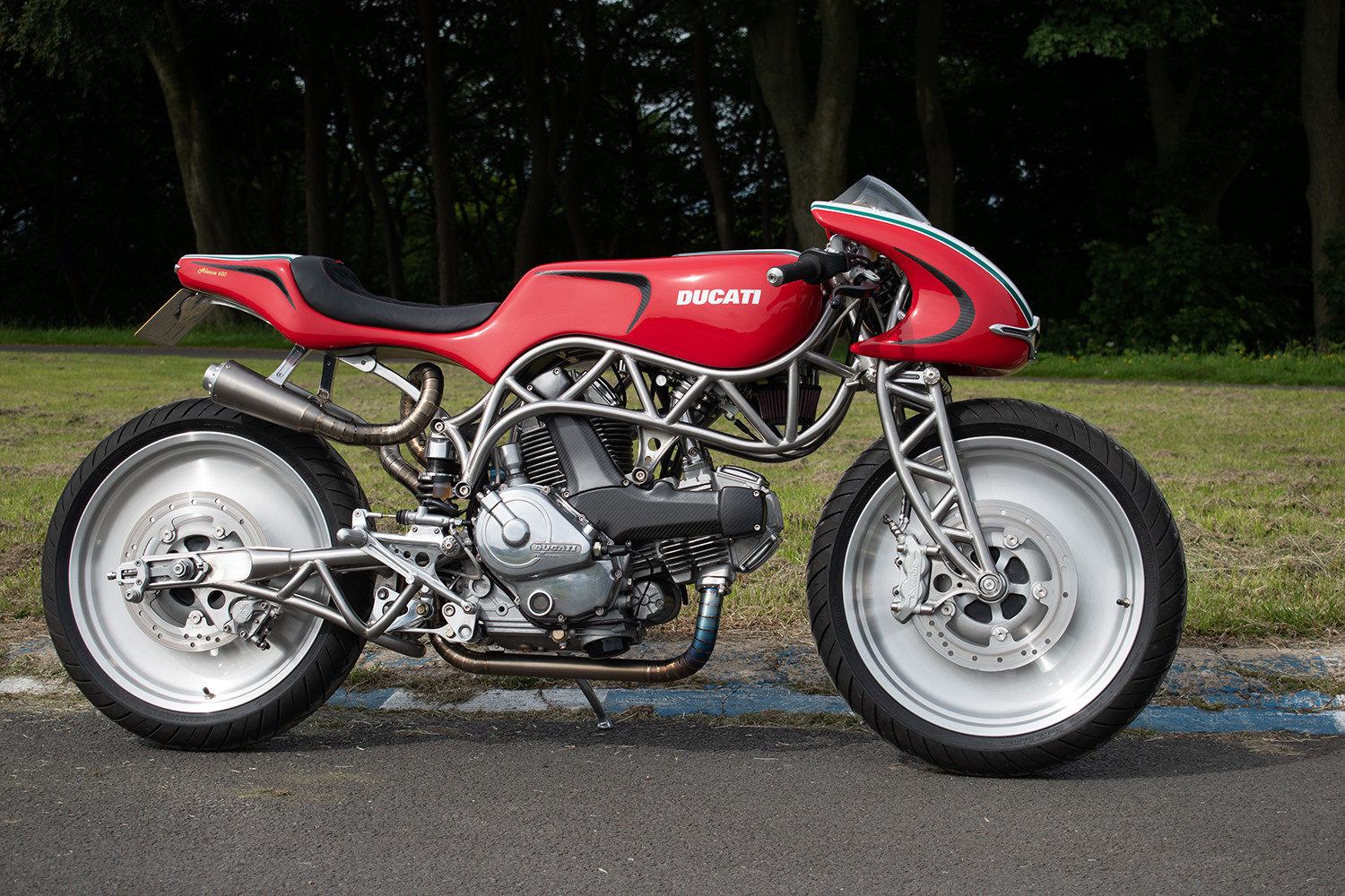Ducati Desmo Twin by Alonze Custom