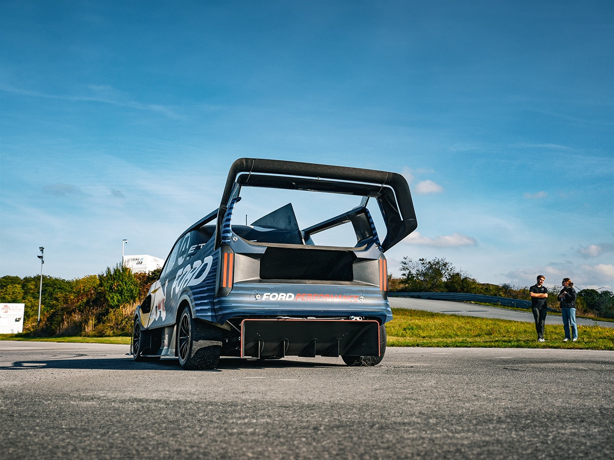 Ford Supervan 4.2 from behind