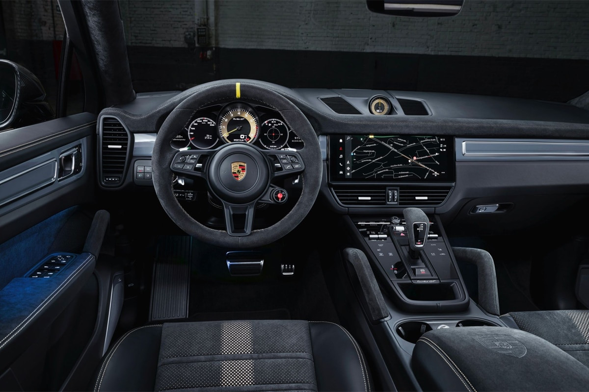 Ghế và vô lăng của Porsche Cayenne Turbo GT