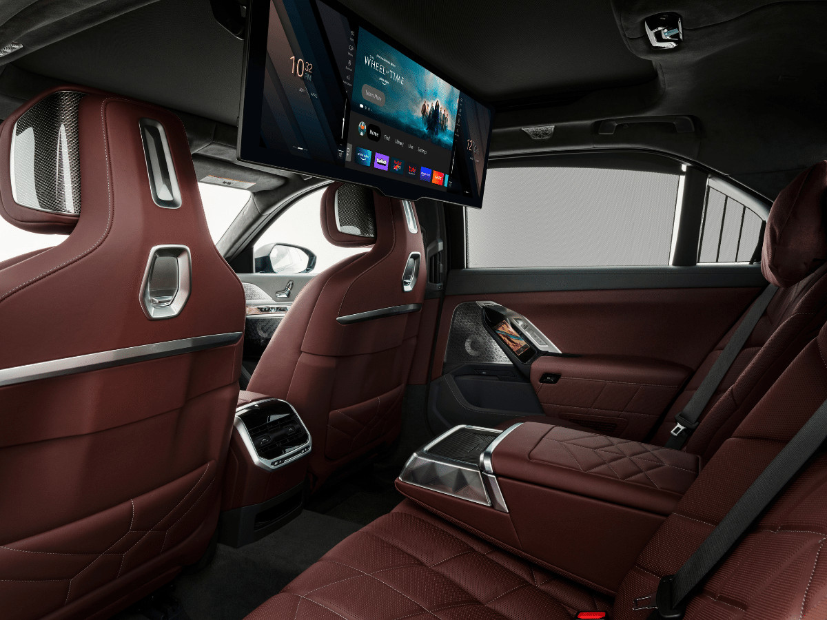 Hệ thống giải trí sau của BMW 760i xDrive