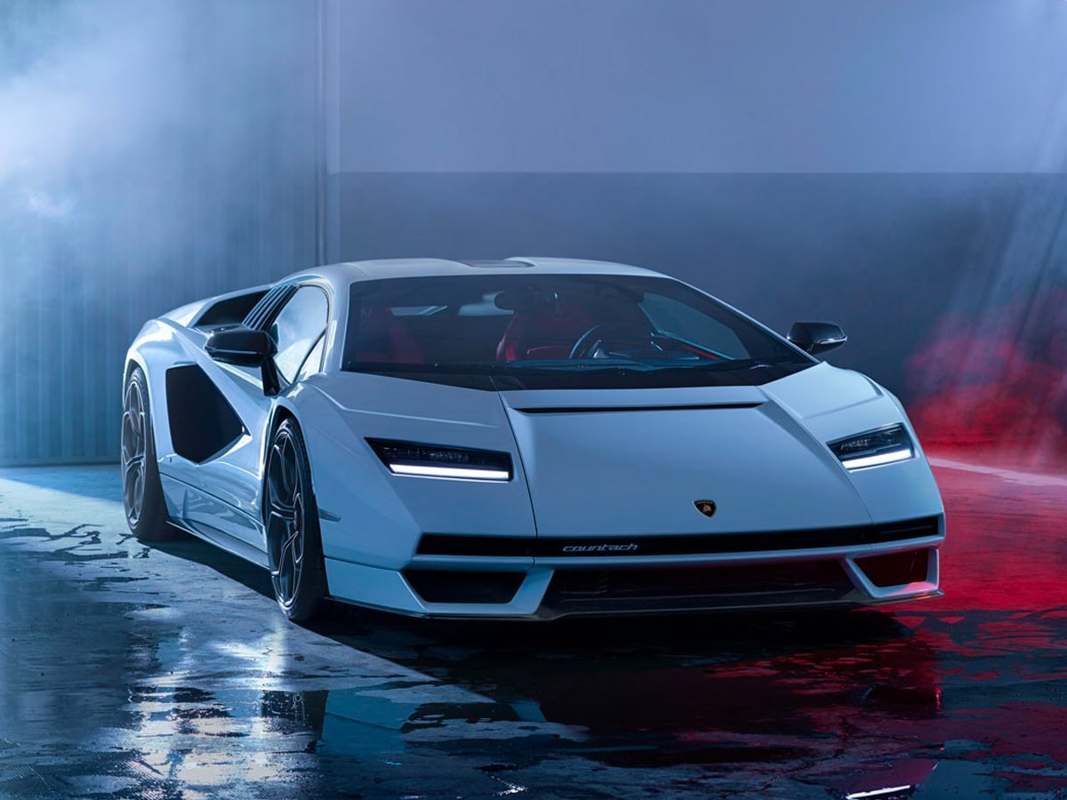 Hình ảnh chiếc Lamborghini Countach LPI 800-4 từ phía bên