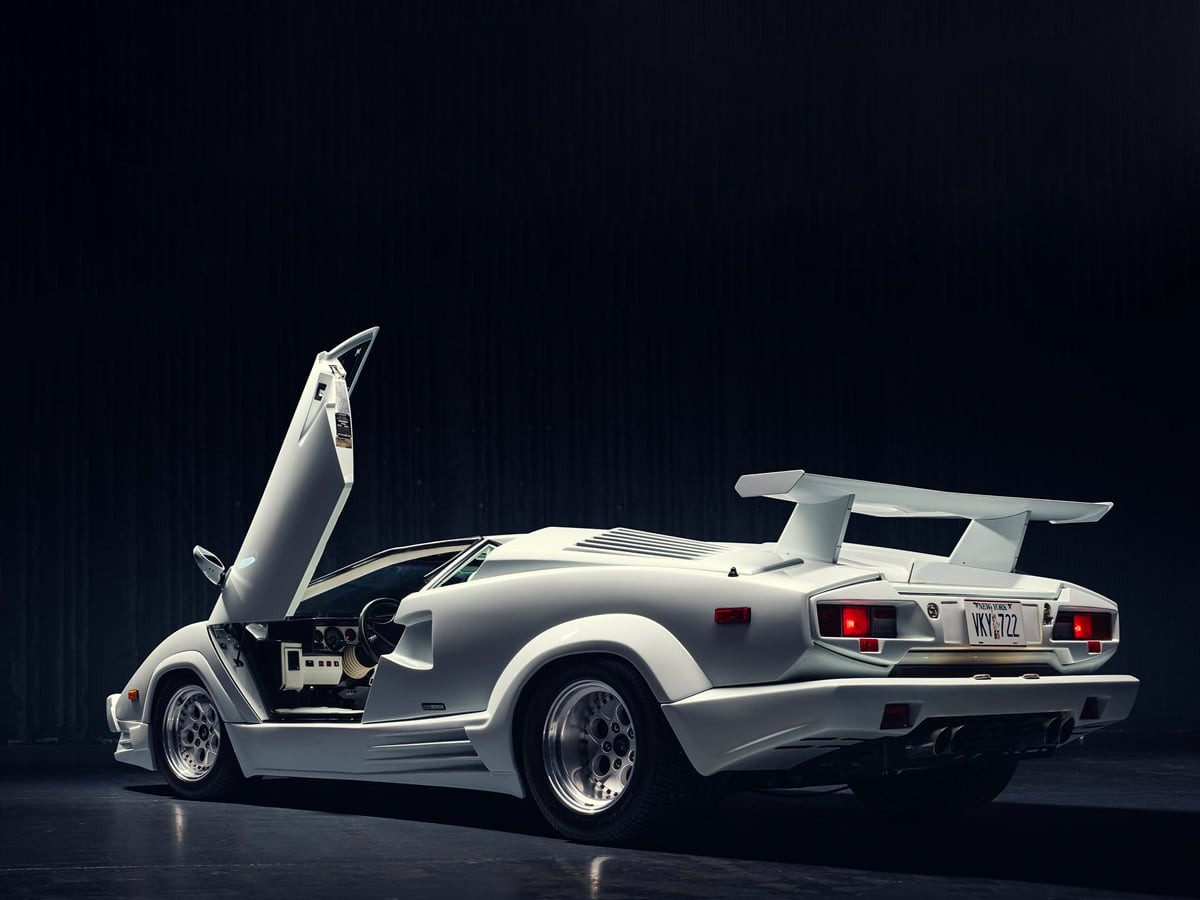 Lamborghini Countach - động cơ mạnh mẽ