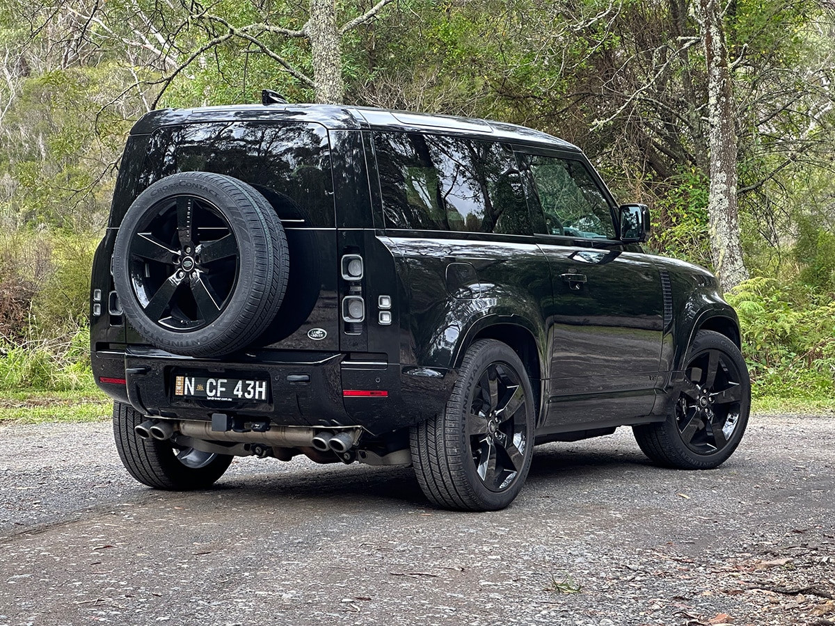 Land rover defender 90 v8 rear end