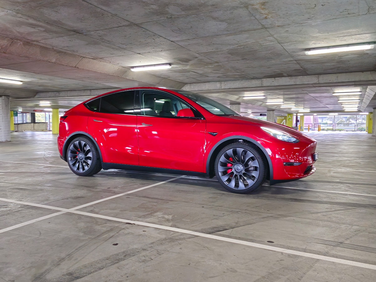 Màn hình giải trí Tesla Model Y