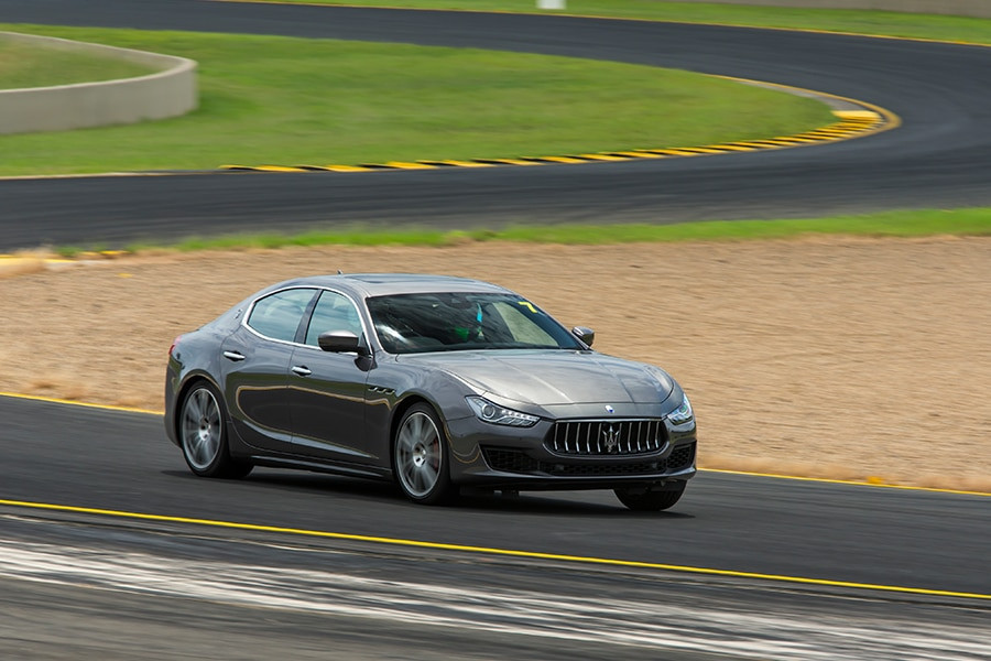 Maserati Ghibli S trên đường đua
