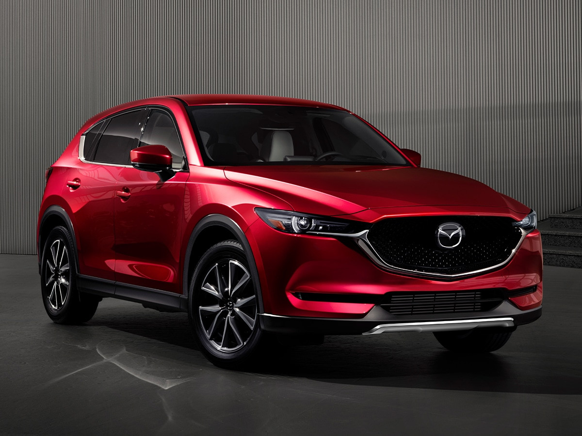 Mazda CX-5 Grand Touring AWD SUV trên đường
