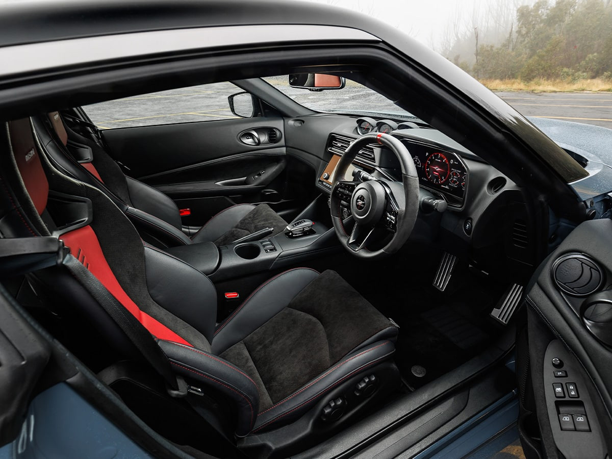 Nissan Z NISMO nội thất