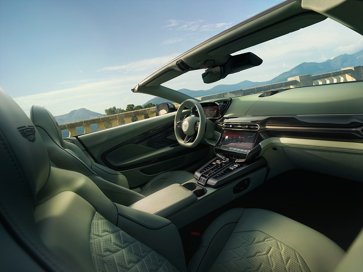 Nội thất Aston Martin Vanquish Volante