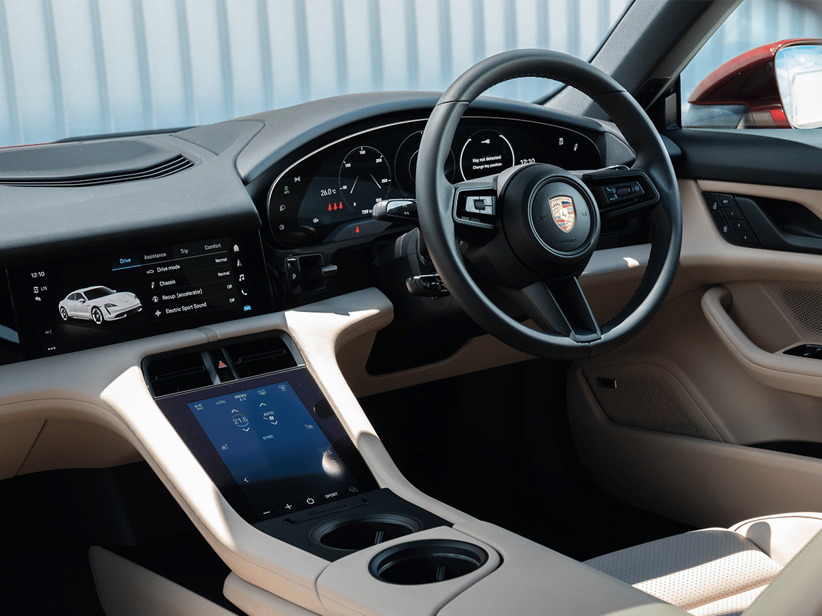 Nội thất của Porsche taycan rwd