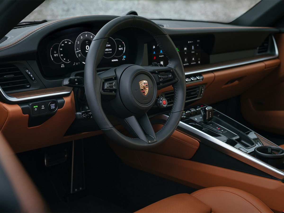 Porsche 911 Carrera S 2025 interior