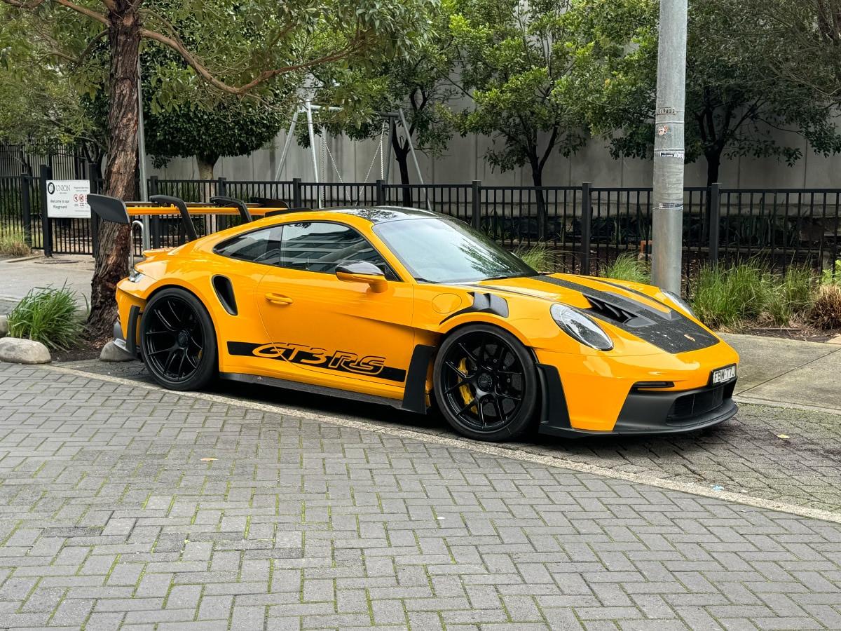Porsche 911 GT3 RS trên đường