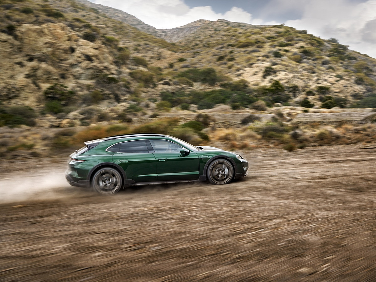 Porsche Taycan Turbo Cross Turismo 2025