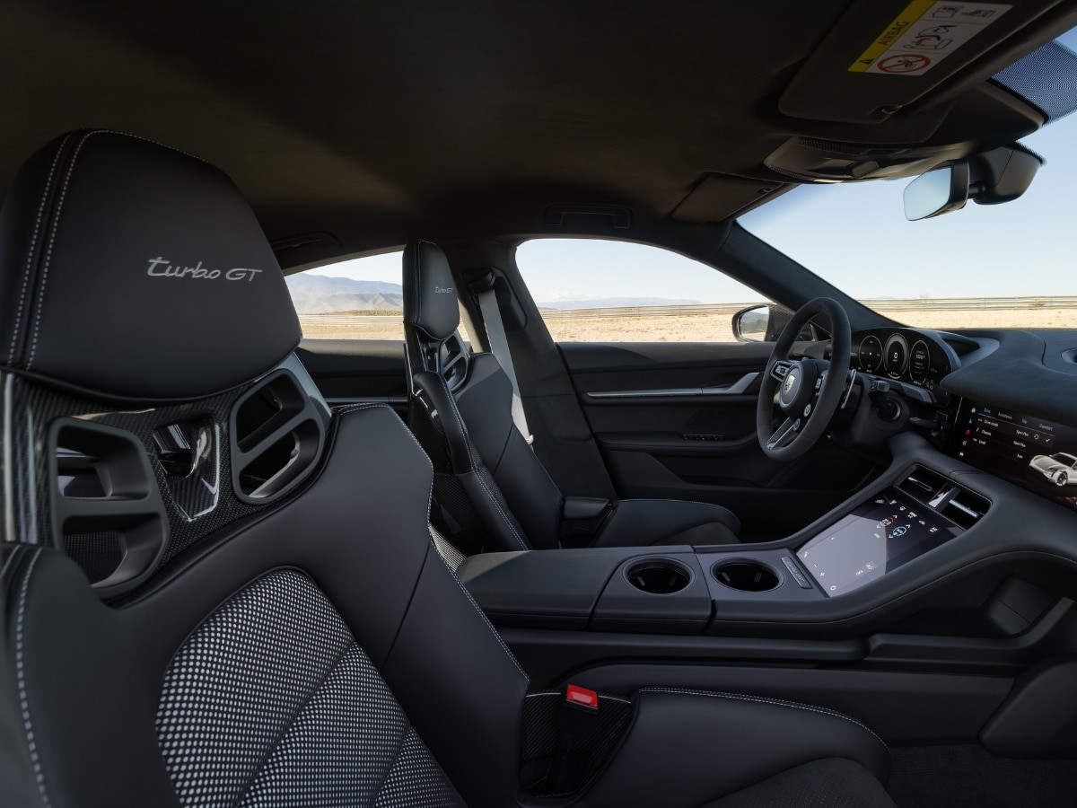 Porsche Taycan Turbo GT - Nội thất với ghế thể thao