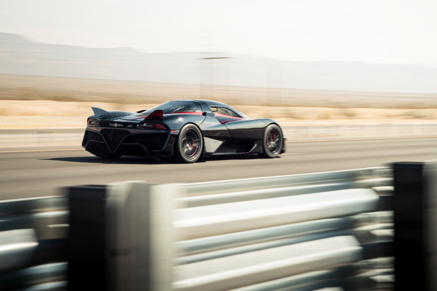Thiết kế động cơ mạnh mẽ của SSC Tuatara