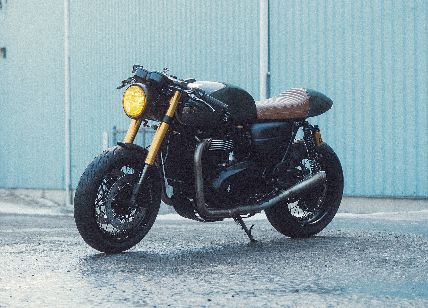 Triumph Thruxton R từ góc độ khác
